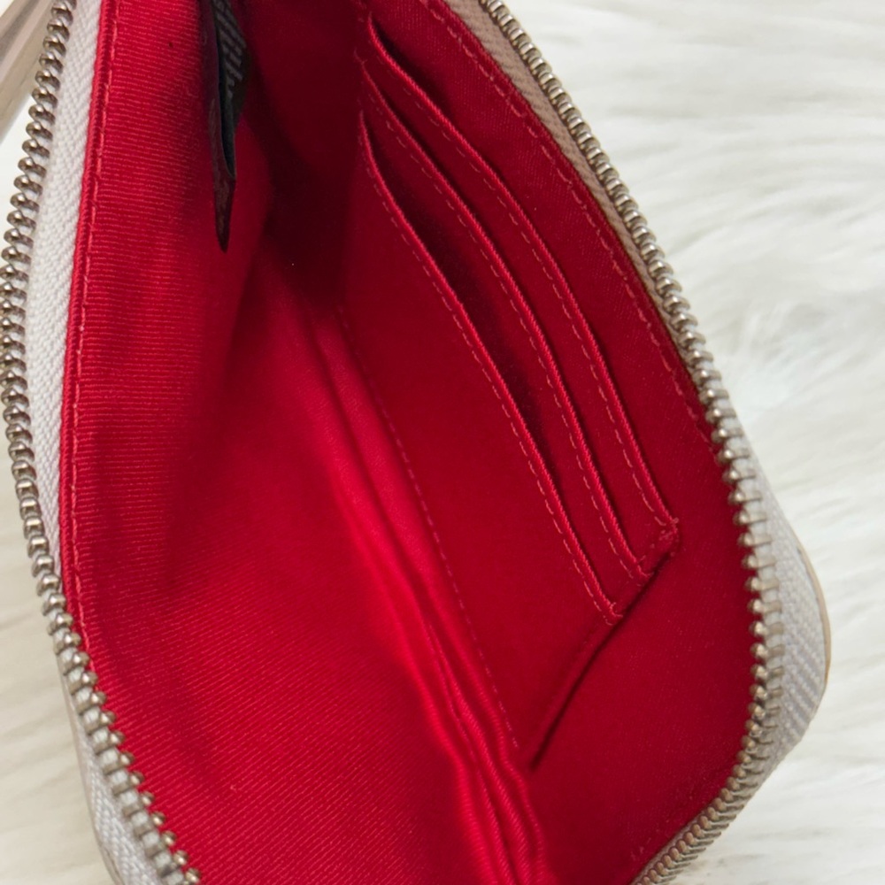 MICHELE - GREY WHITE WRISTLET ZIP BAG - Picture 9 of 11